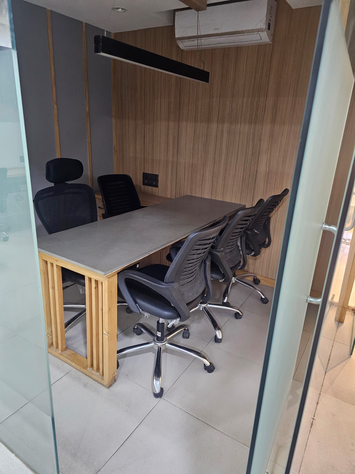 Office 1540 Sq. Ft. Commercial Office for Rent in Rajpath Rangoli Road Ahmedabad - Media 4