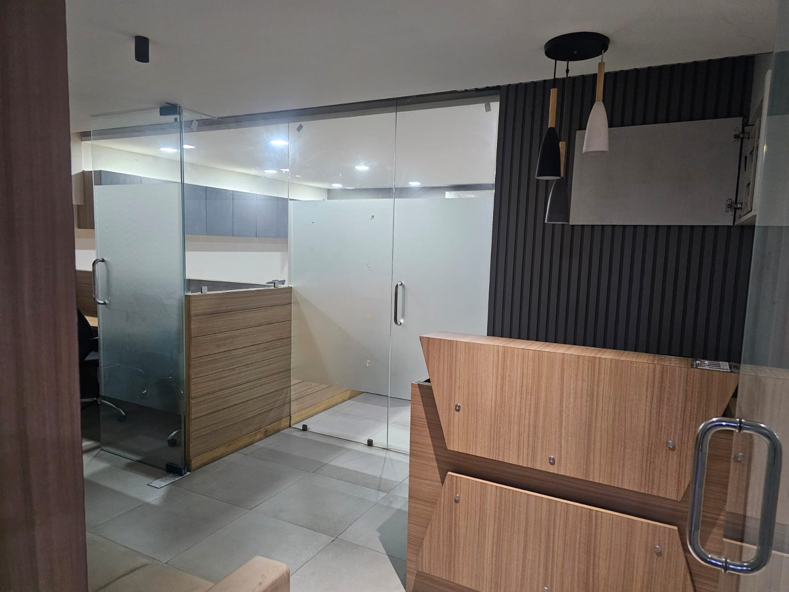 Office 1540 Sq. Ft. Commercial Office for Rent in Rajpath Rangoli Road Ahmedabad - Media 10