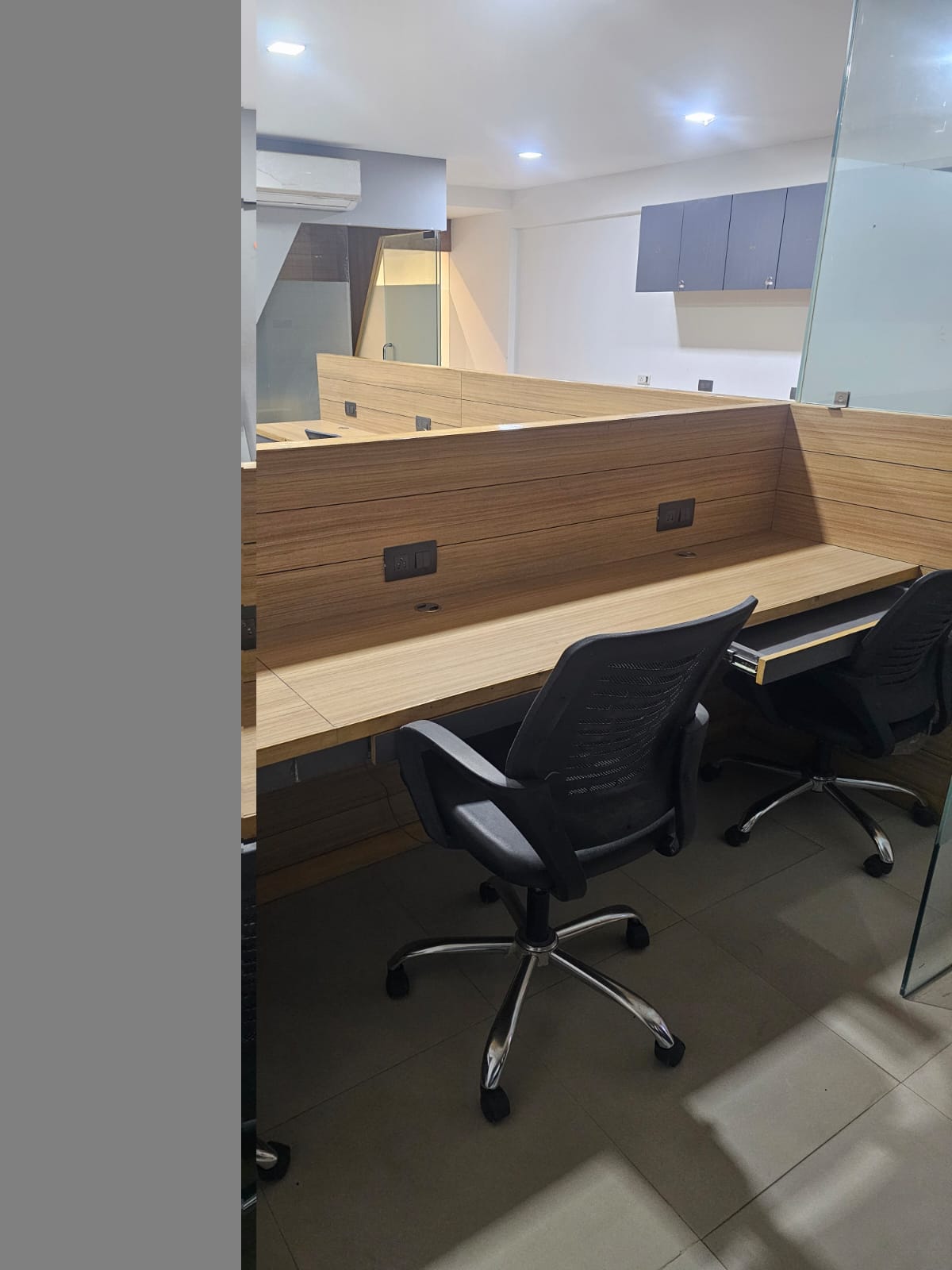 Office 1540 Sq. Ft. Commercial Office for Rent in Rajpath Rangoli Road Ahmedabad - Media 12