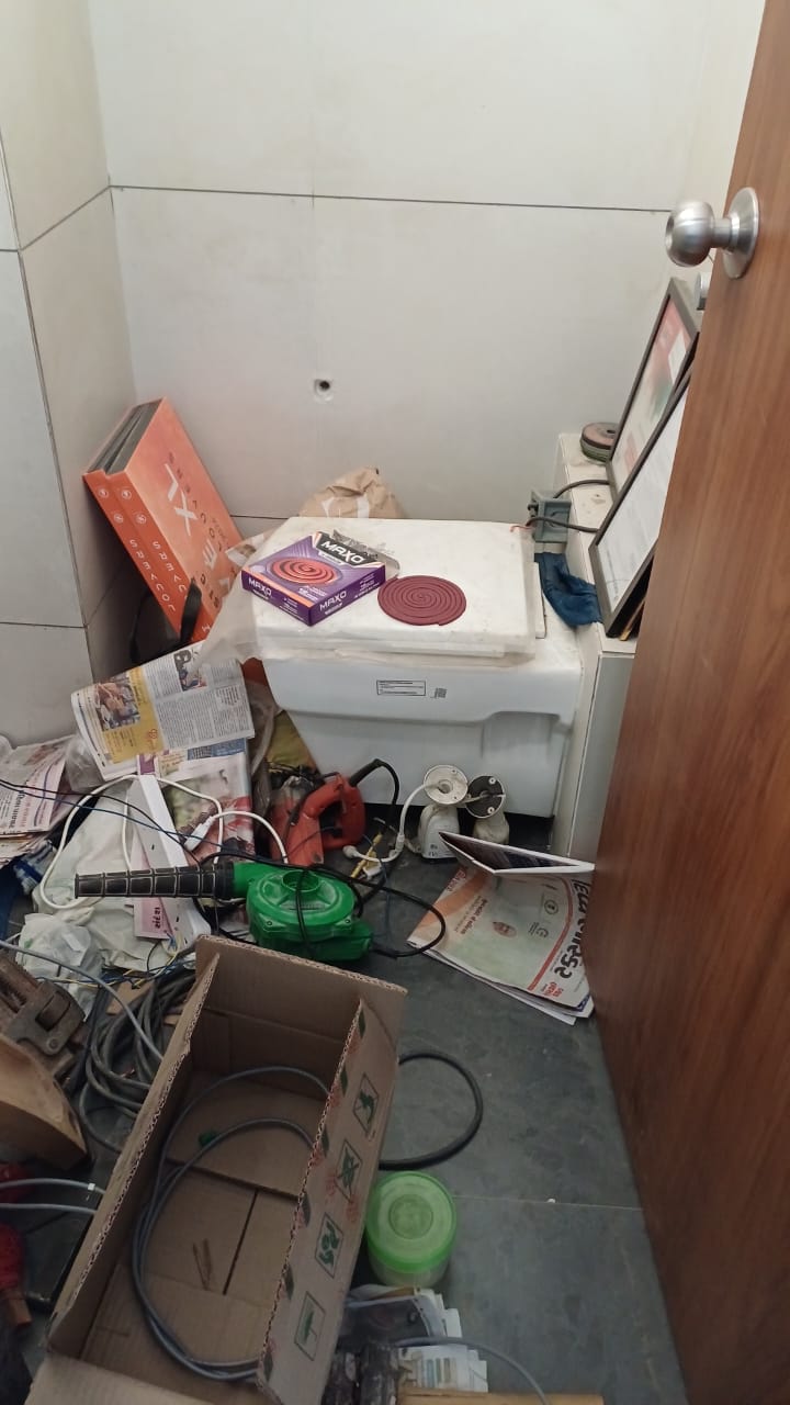 Shop 670 Sq. Ft. Commercial Showroom for Rent in Vaishnodevi Ahmedabad - Media 6