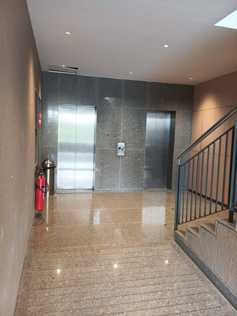 Showroom 1500 Sq. Ft. Showroom Second Floor for Rent in Shilaj Ahmedabad - Media 2