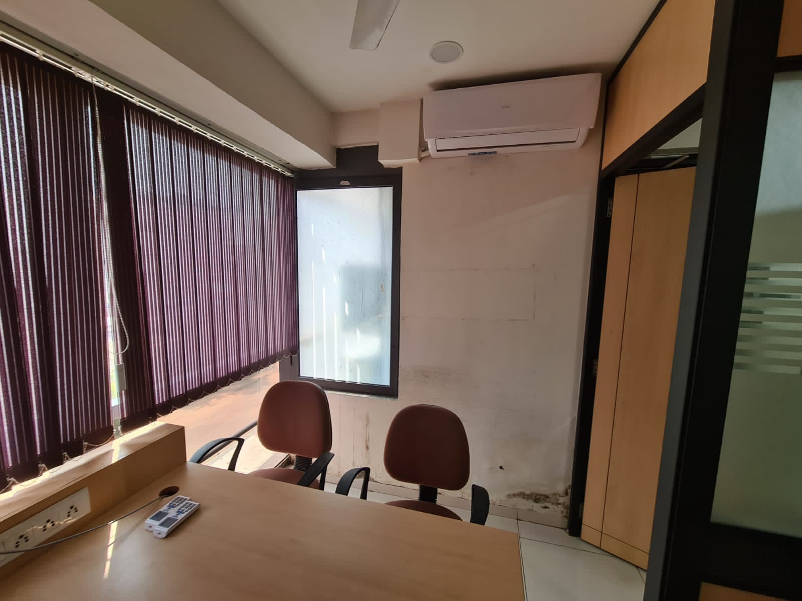 Office 585 Sq. Ft. Commercial Office for Rent in Sg Highway Ahmedabad - Media 4