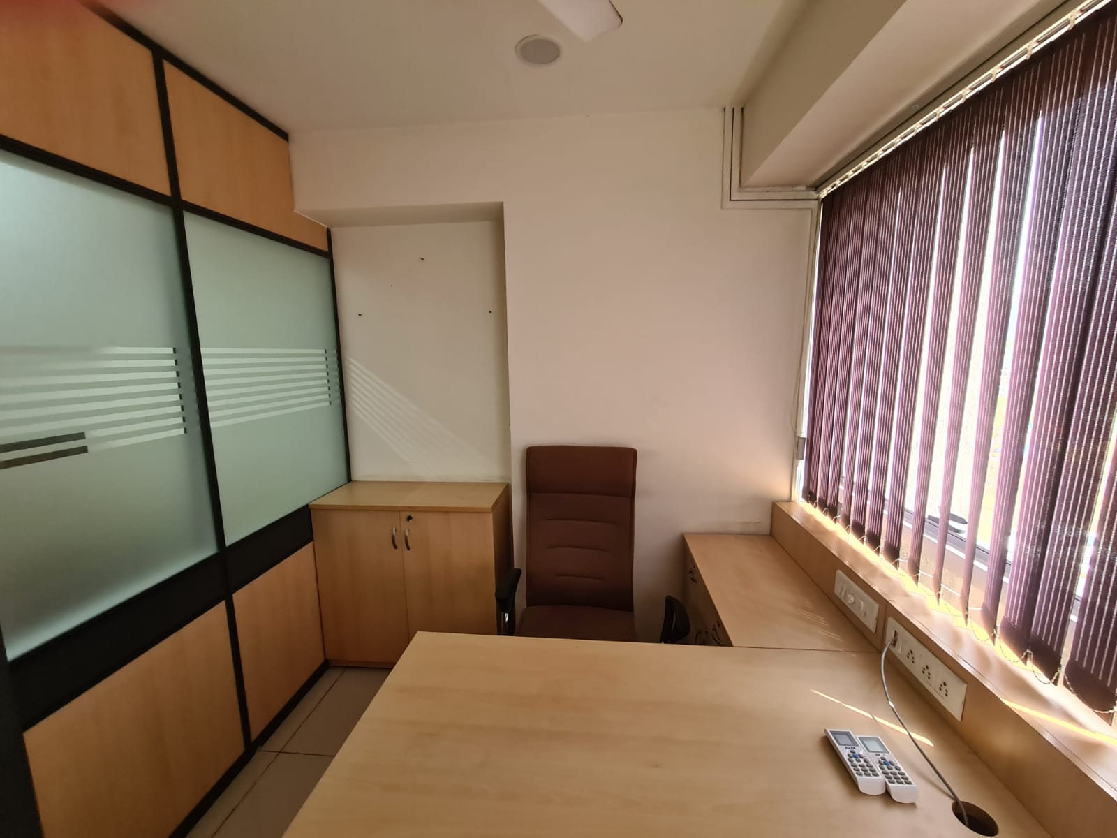 Office 585 Sq. Ft. Commercial Office for Rent in Sg Highway Ahmedabad - Media 5