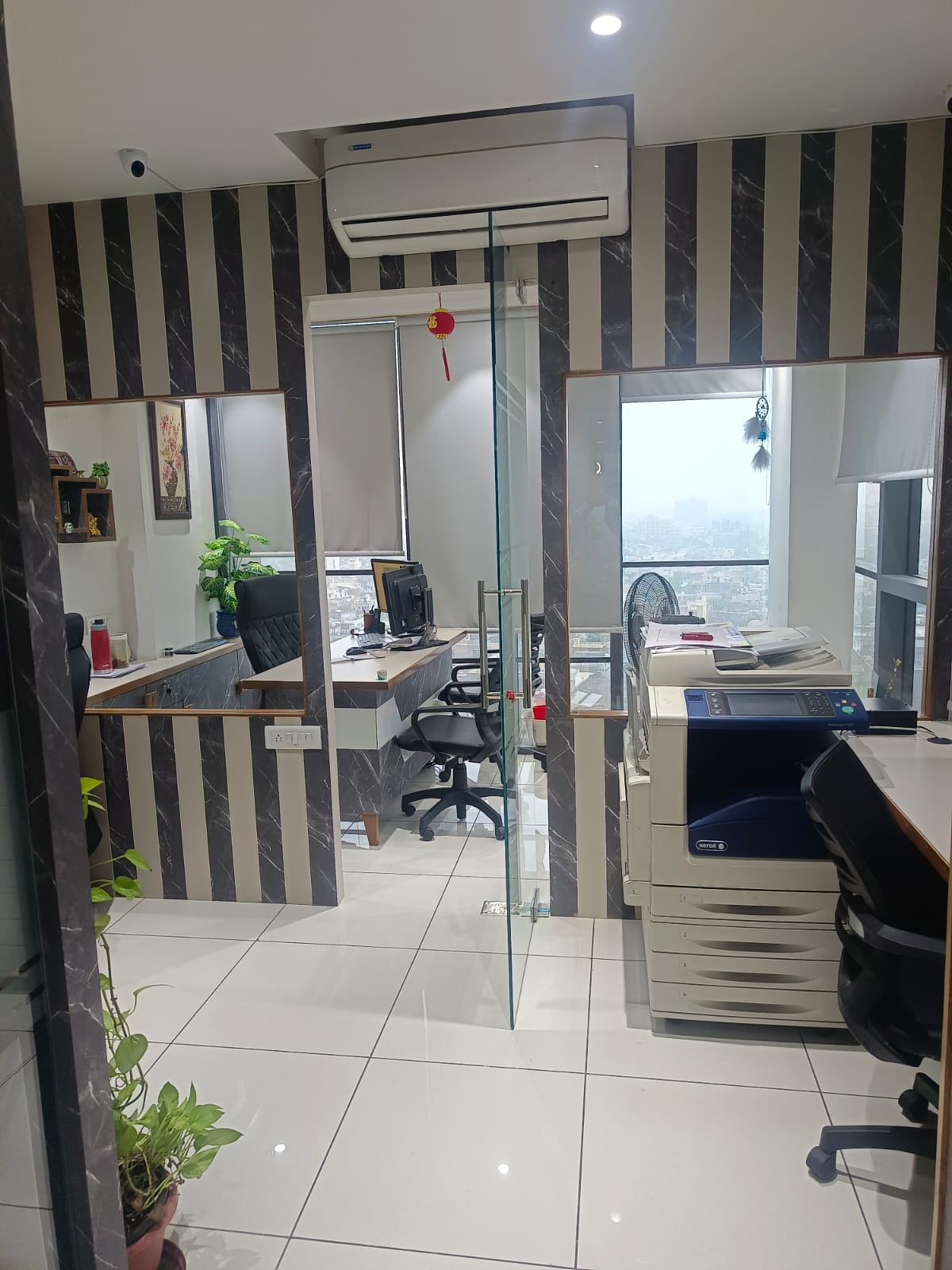 Office 680 Sq. Ft. Commercial Office for Rent in Sg Highway Ahmedabad - Media 10
