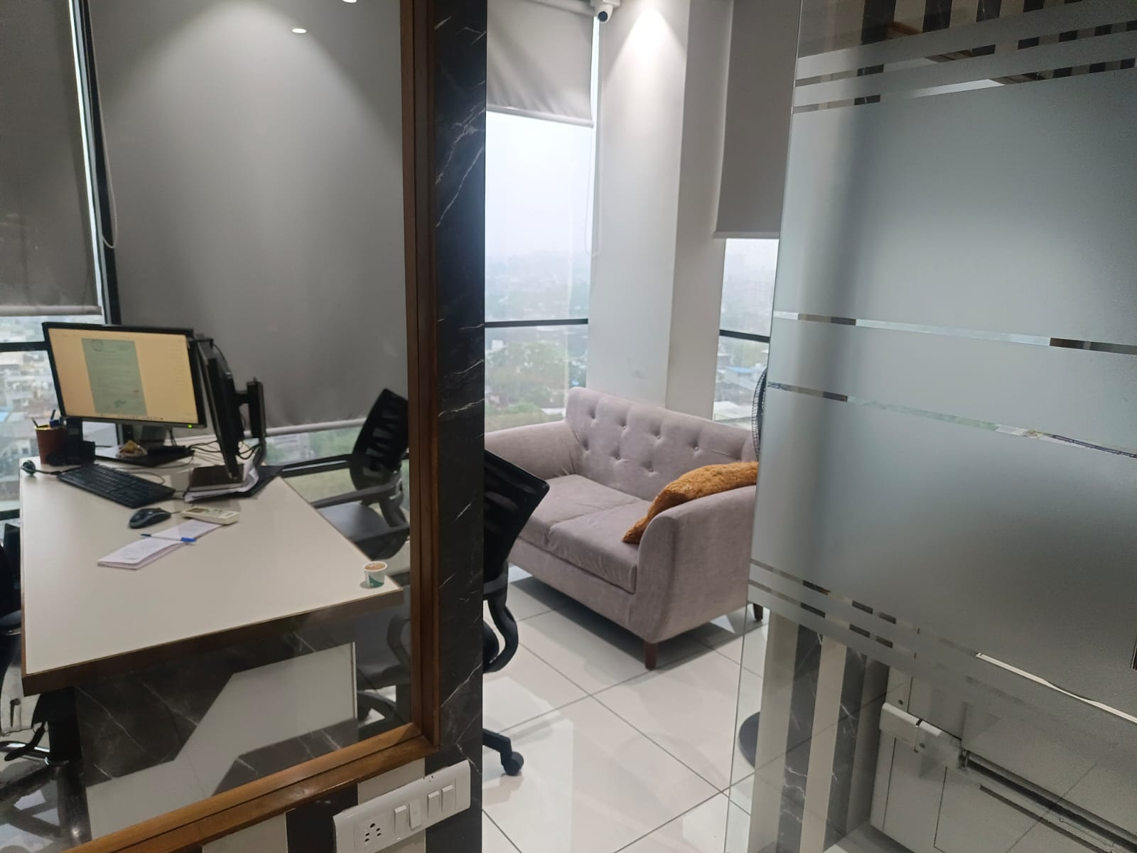 Office 680 Sq. Ft. Commercial Office for Rent in Sg Highway Ahmedabad - Media 11