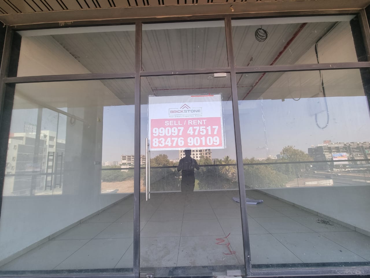 Office 3100 Sq. Ft. Commercial Office for Rent in Sg Highway Ahmedabad - Media 6