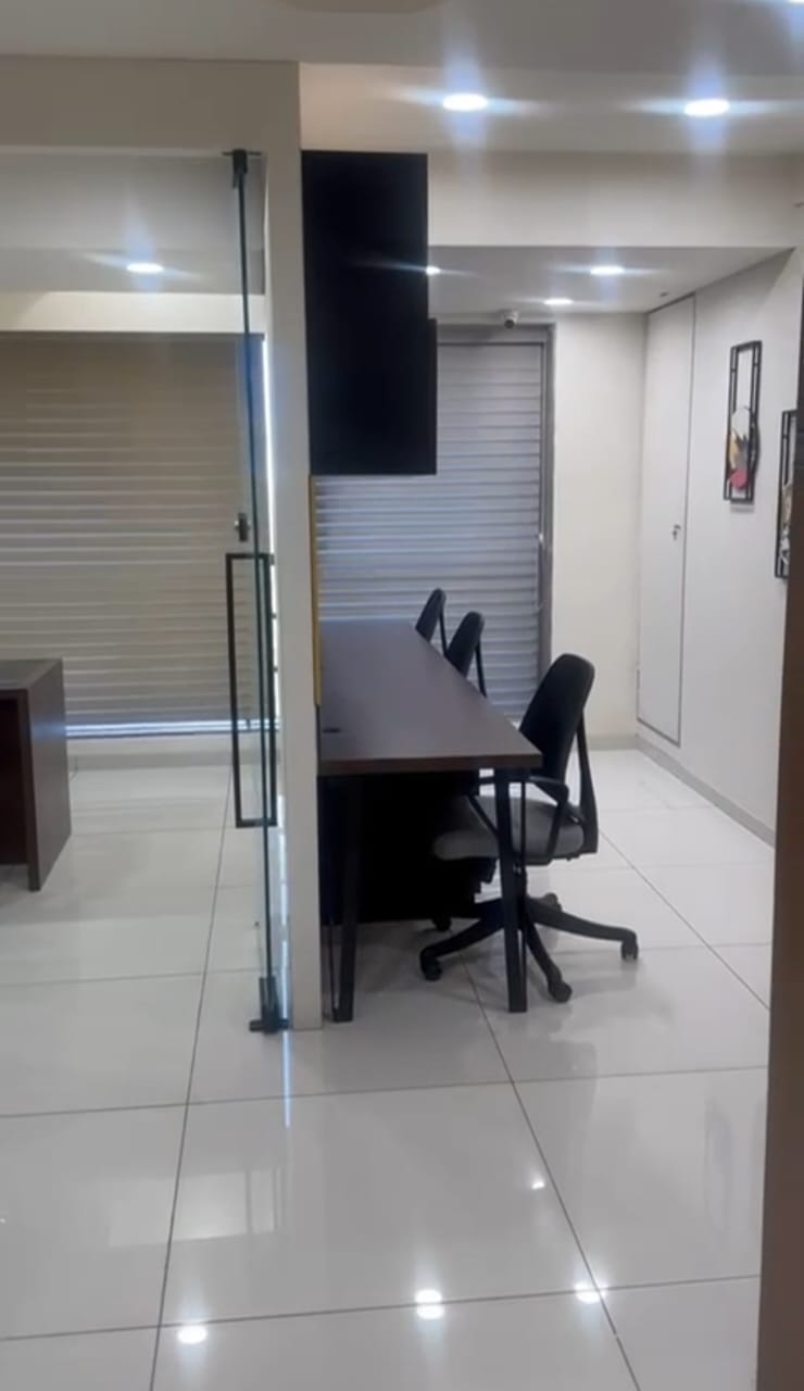 Office 1186 Sq. Ft. Commercial Office for Rent in Sg Highway Ahmedabad - Media 3