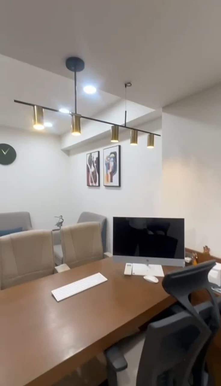 Office 1186 Sq. Ft. Commercial Office for Rent in Sg Highway Ahmedabad - Media 9