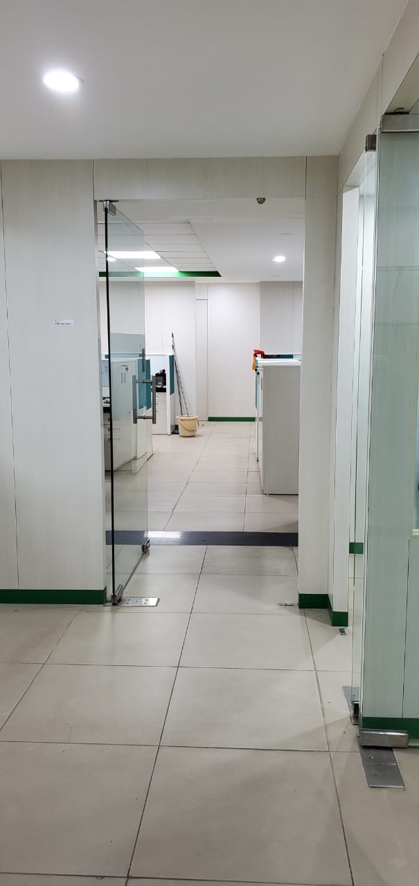 Office 4250 Sq. Ft. Commercial Office for Rent in Sg Highway Ahmedabad - Media 8
