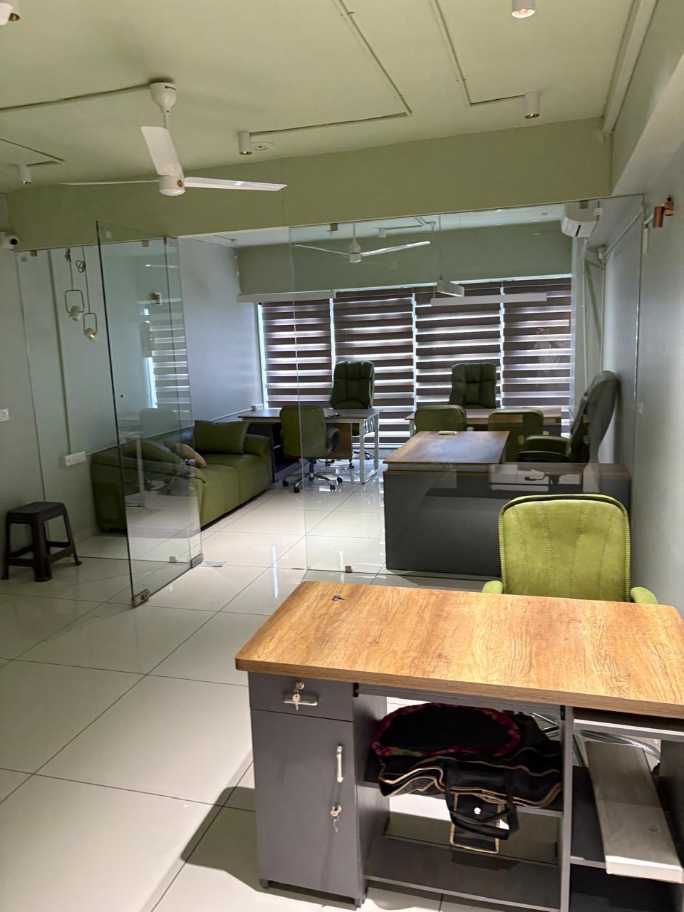 Office 875 Sq. Ft. Commercial Office for Rent in Jagatpur Ahmedabad - Media 8