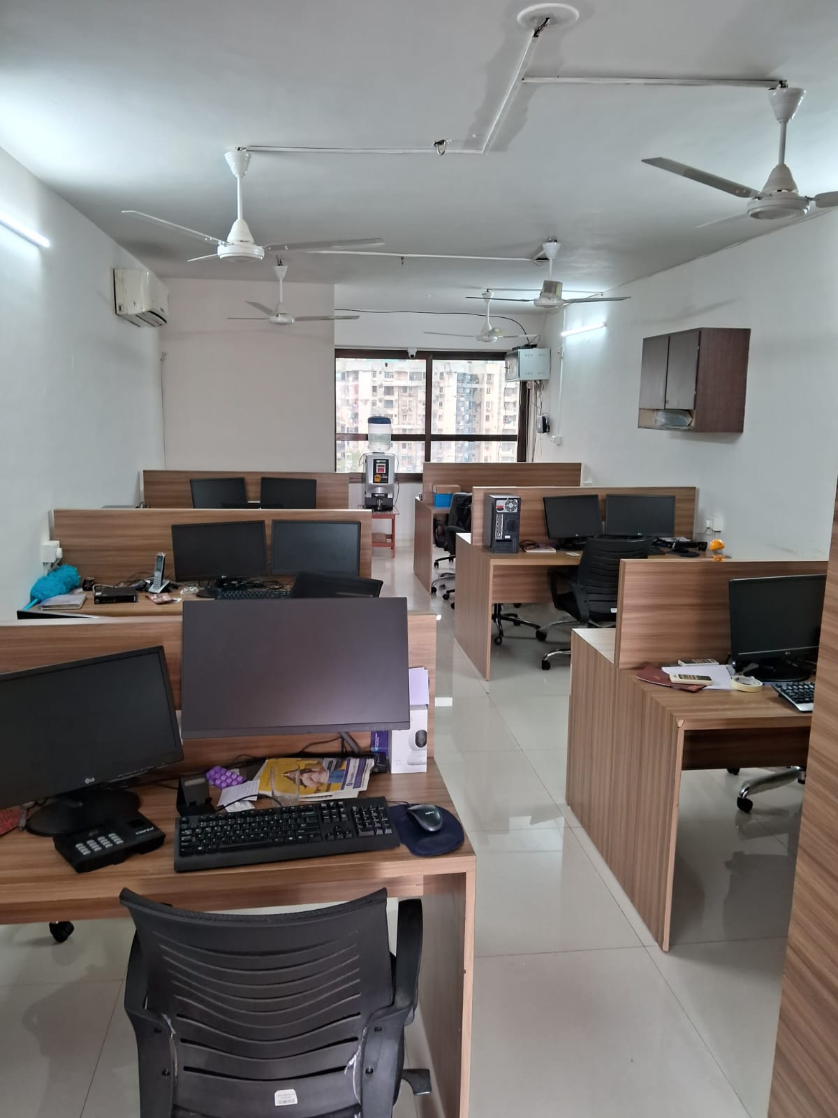 Office 939 Sq. Ft. Commercial Office for Rent in Satellite Ahmedabad - Media 2
