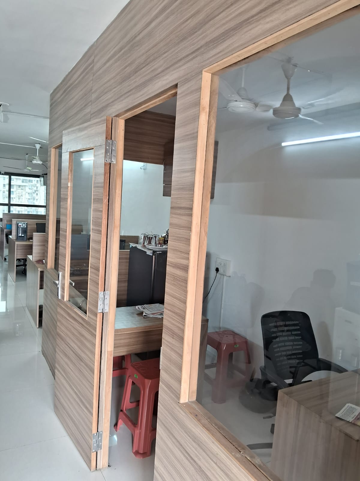 Office 939 Sq. Ft. Commercial Office for Rent in Satellite Ahmedabad - Media 5