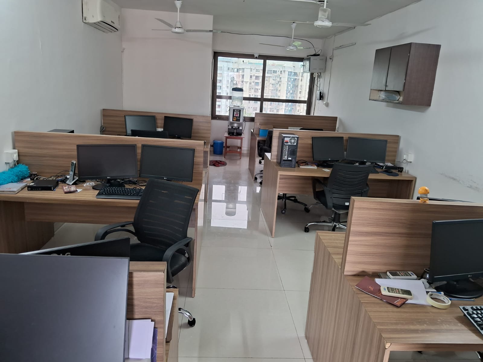 Office 939 Sq. Ft. Commercial Office for Rent in Satellite Ahmedabad - Media 7