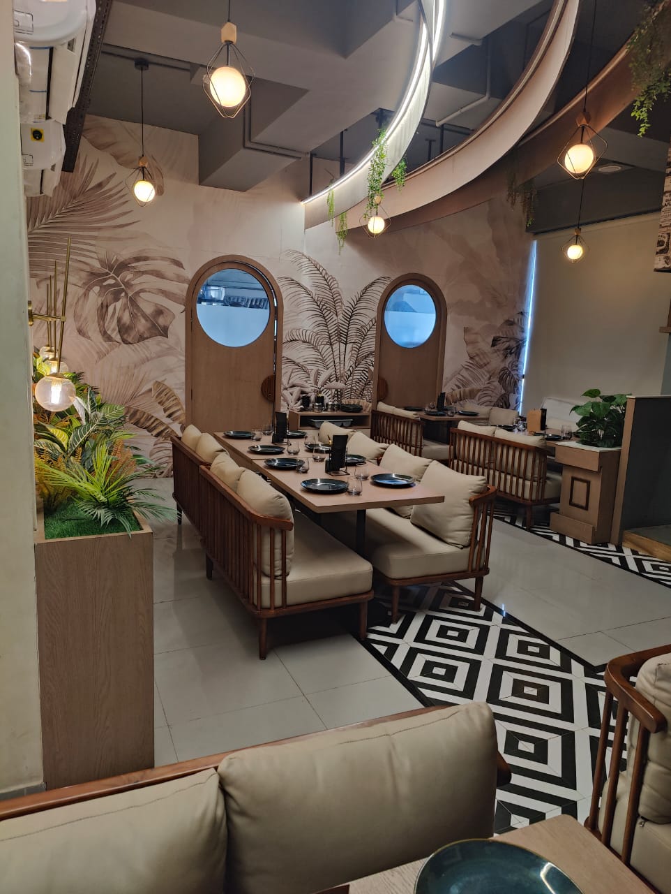 Showroom 2651 Sq. Ft. Showroom First Floor for Rent in Sindhu Bhavan Road Ahmedabad - Media 3