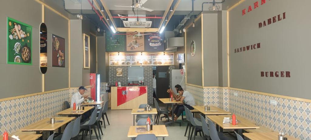 Showroom 1732 Sq. Ft. Showroom Ground Floor for Rent in Gota Ahmedabad - Media 3