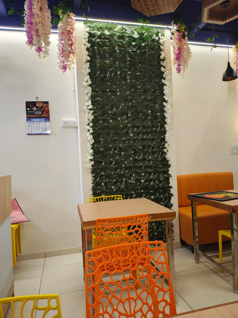 Showroom 670 Sq. Ft. Showroom Ground Floor for Rent in Sola Ahmedabad - Media 2