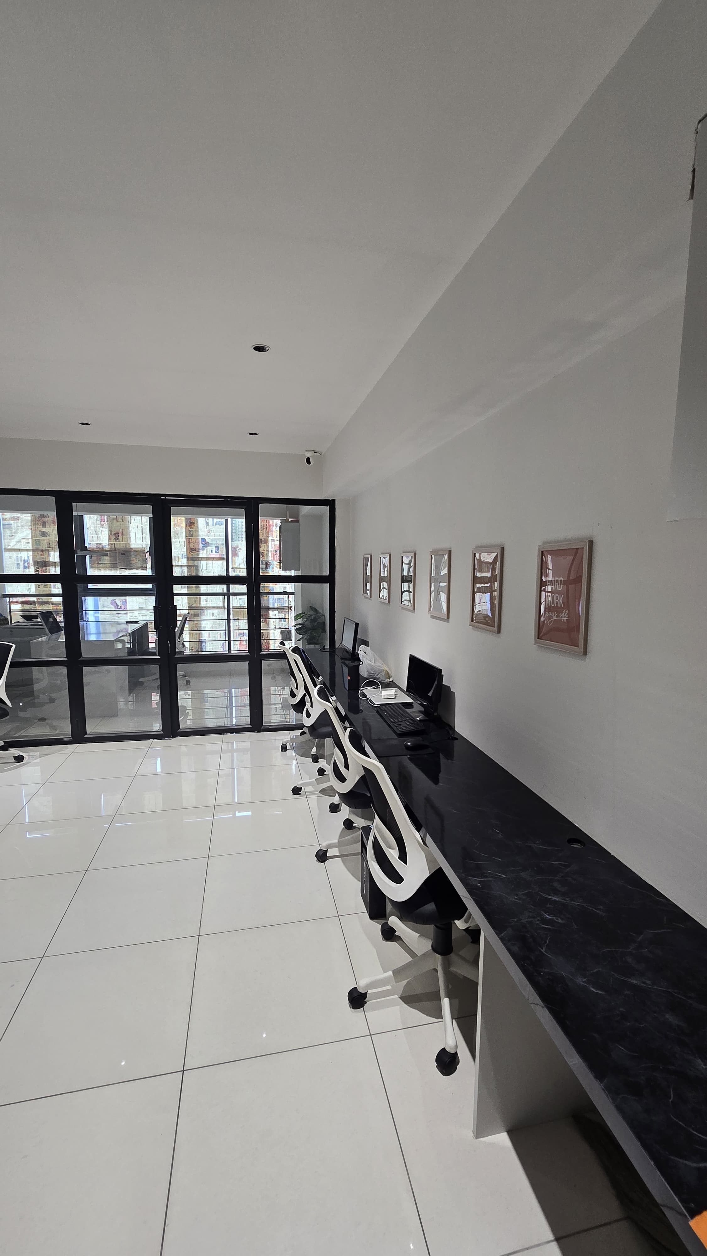 Office 696 Sq. Ft. Commercial Office for Sale in Sindhu Bhavan Road Ahmedabad - Media 3