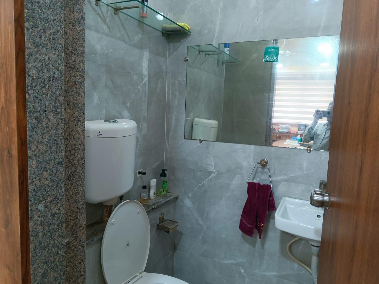 Office 400 Sq. Ft. Commercial Office for Rent in South Bopal Ahmedabad - Media 3