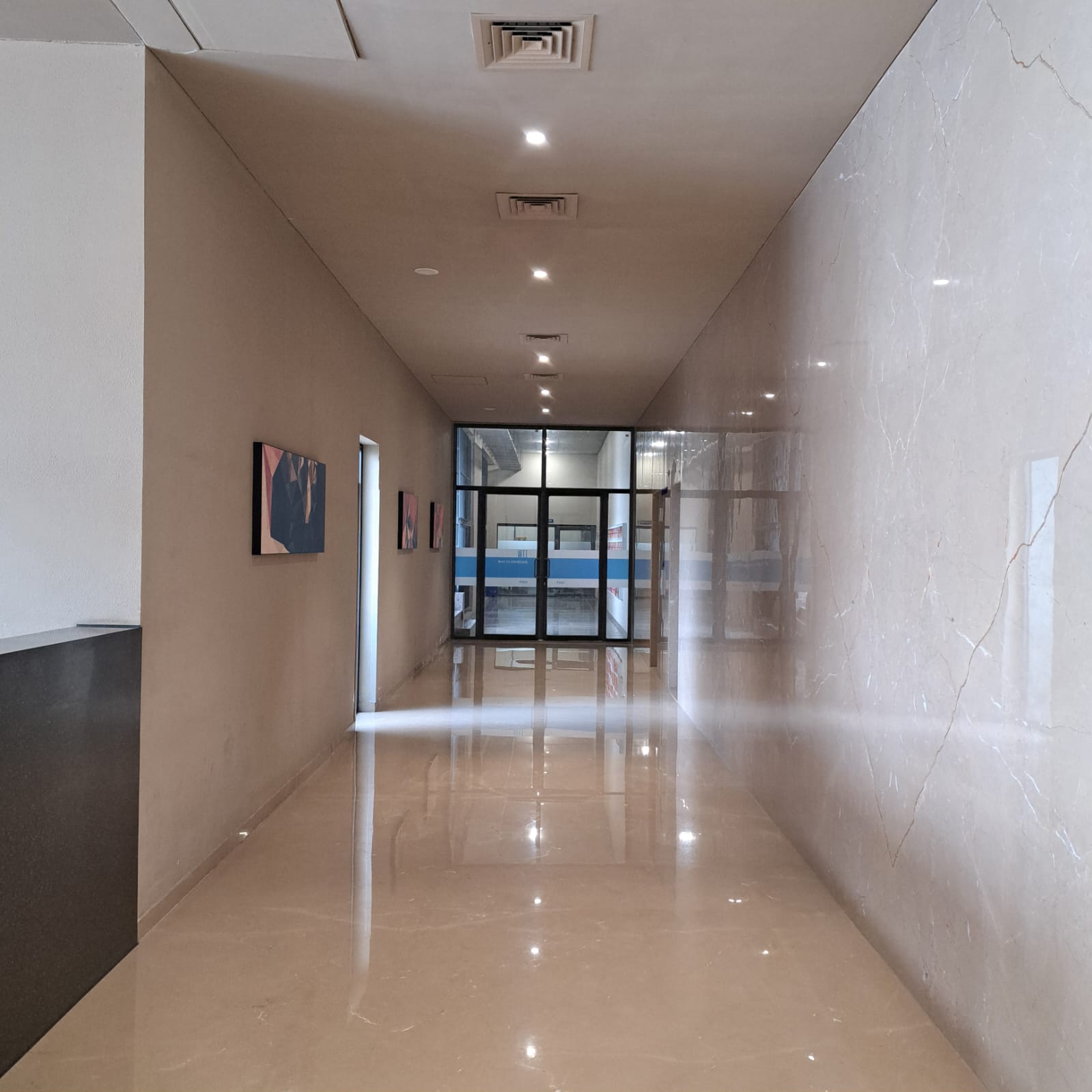 Office 803 Sq. Ft. Commercial Office for Rent in Sg Highway Ahmedabad - Media 4