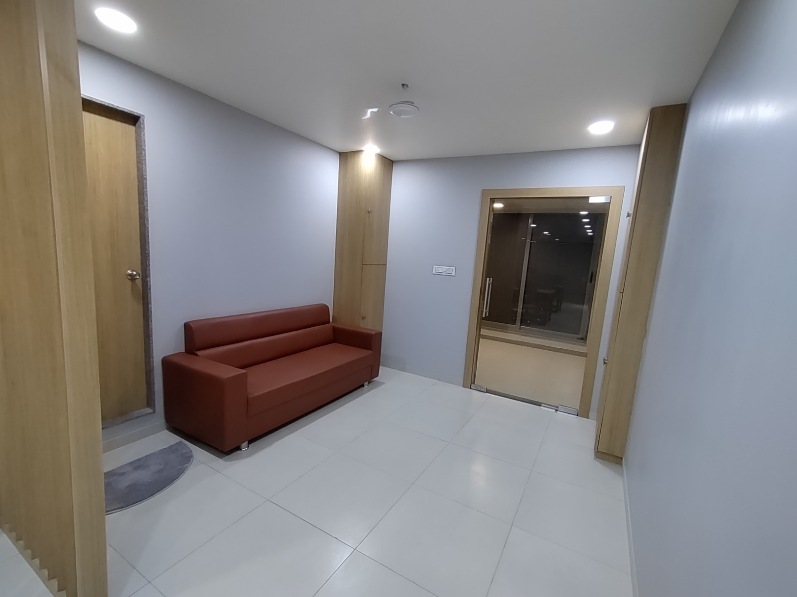 Office 960 Sq. Ft. Commercial Office for Rent in Shyamal Cross Road Ahmedabad - Media 2