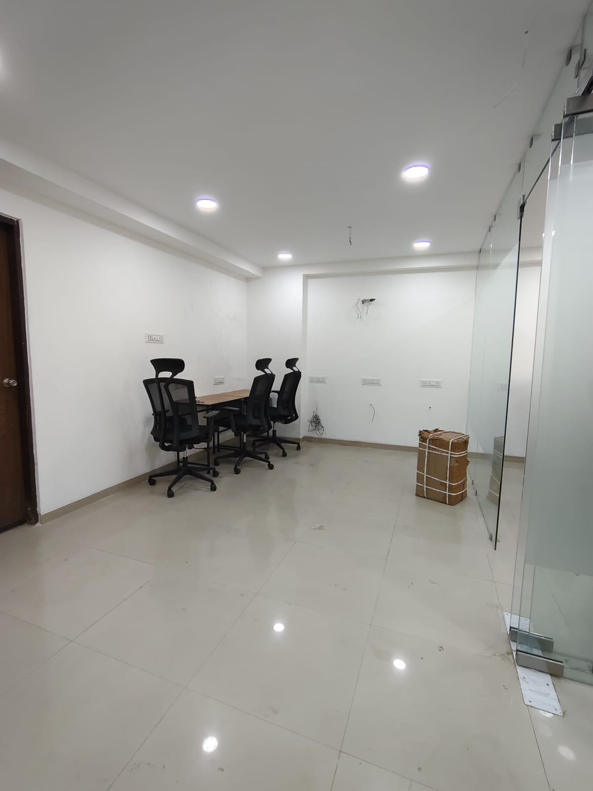 Office 882 Sq. Ft. Commercial Office for Rent in Ashram Road Ahmedabad - Media 2