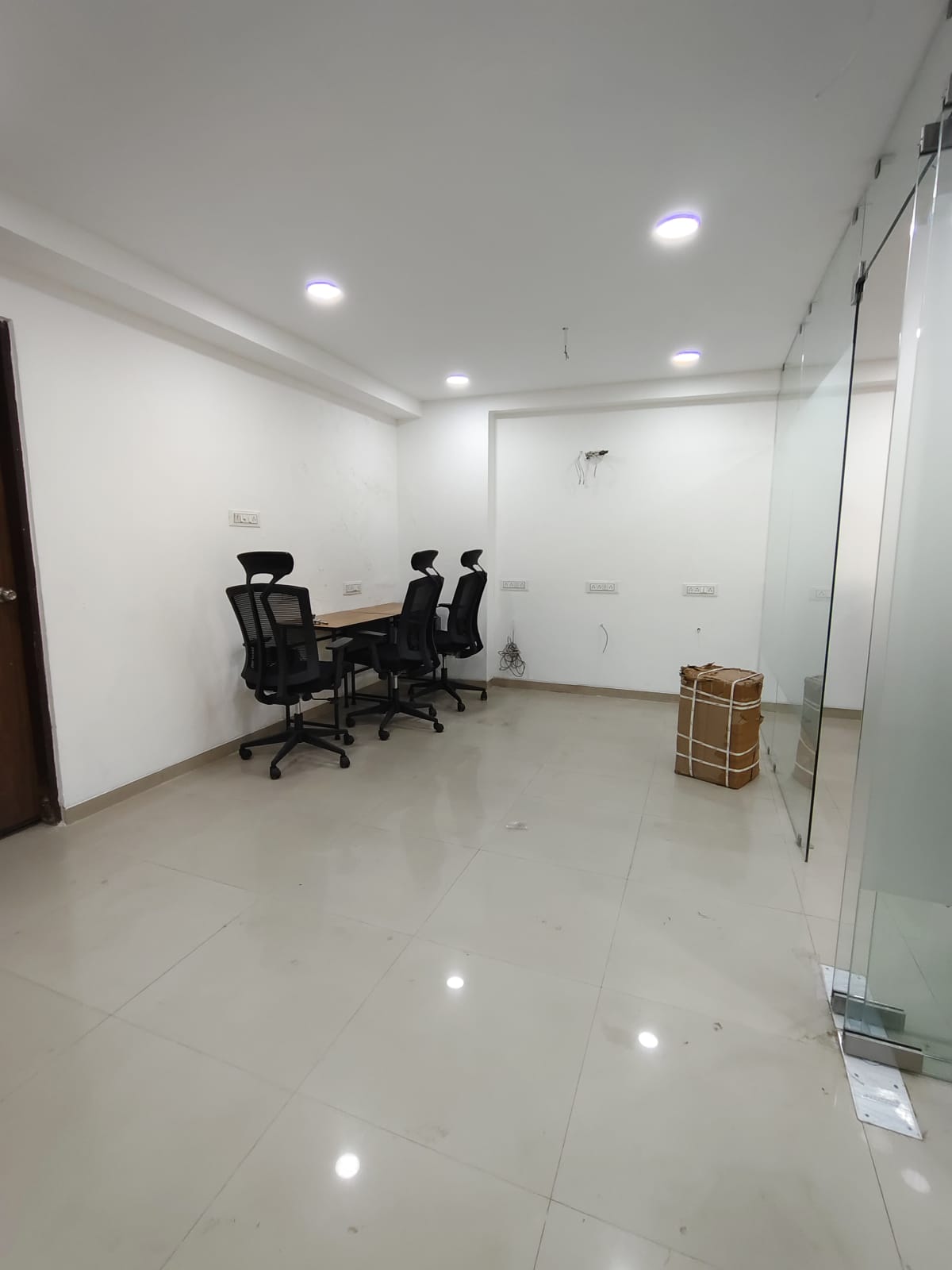 Office 882 Sq. Ft. Commercial Office for Rent in Ashram Road Ahmedabad - Media 5