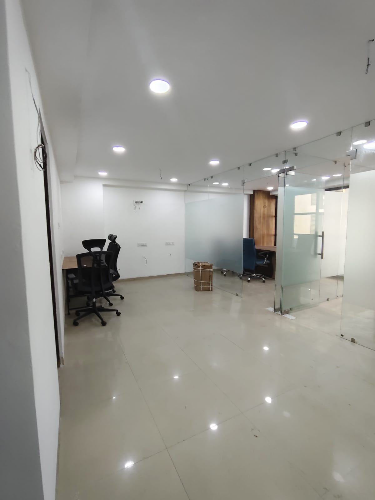 Office 882 Sq. Ft. Commercial Office for Rent in Ashram Road Ahmedabad - Media 6