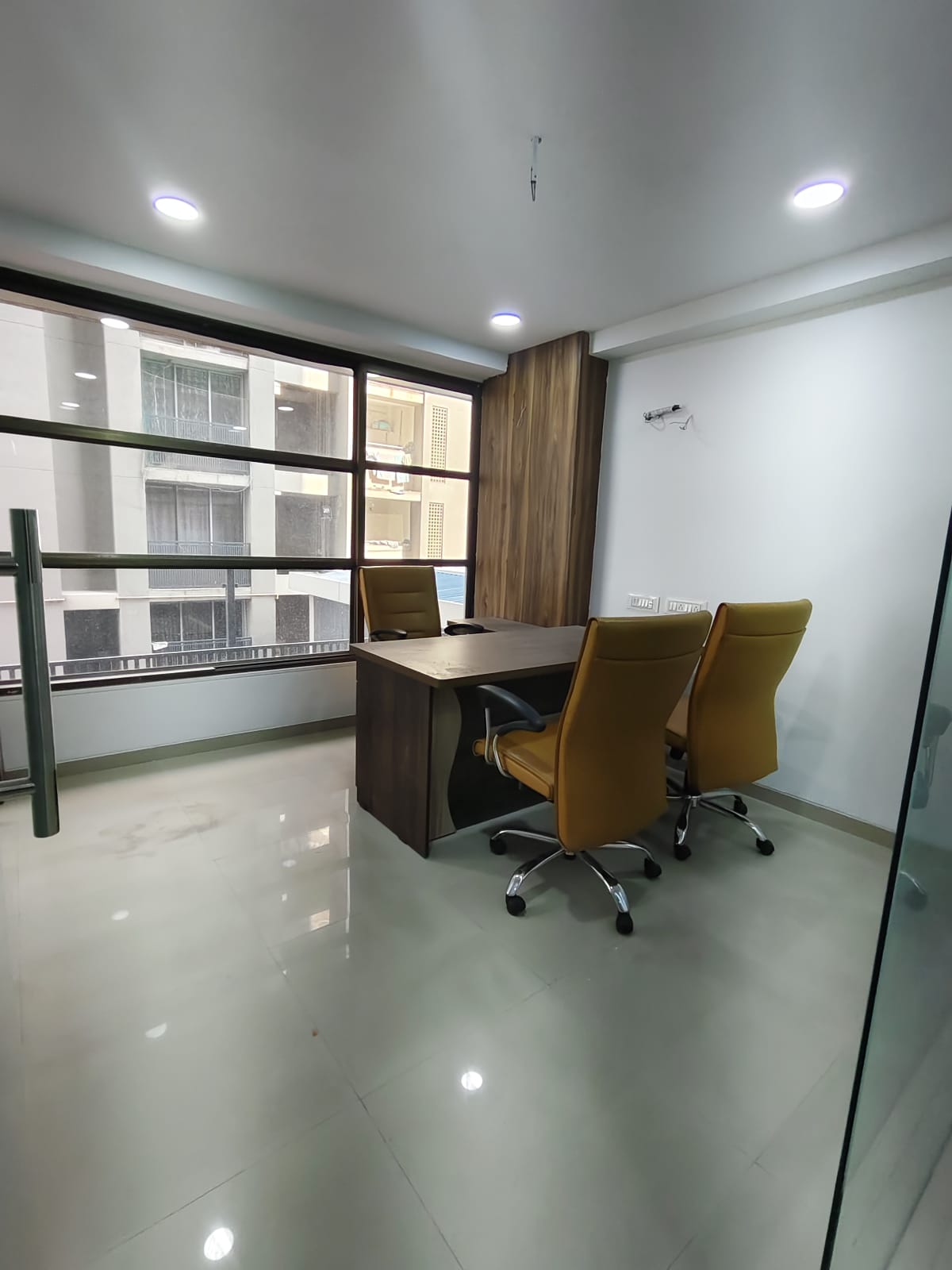Office 882 Sq. Ft. Commercial Office for Rent in Ashram Road Ahmedabad - Media 7