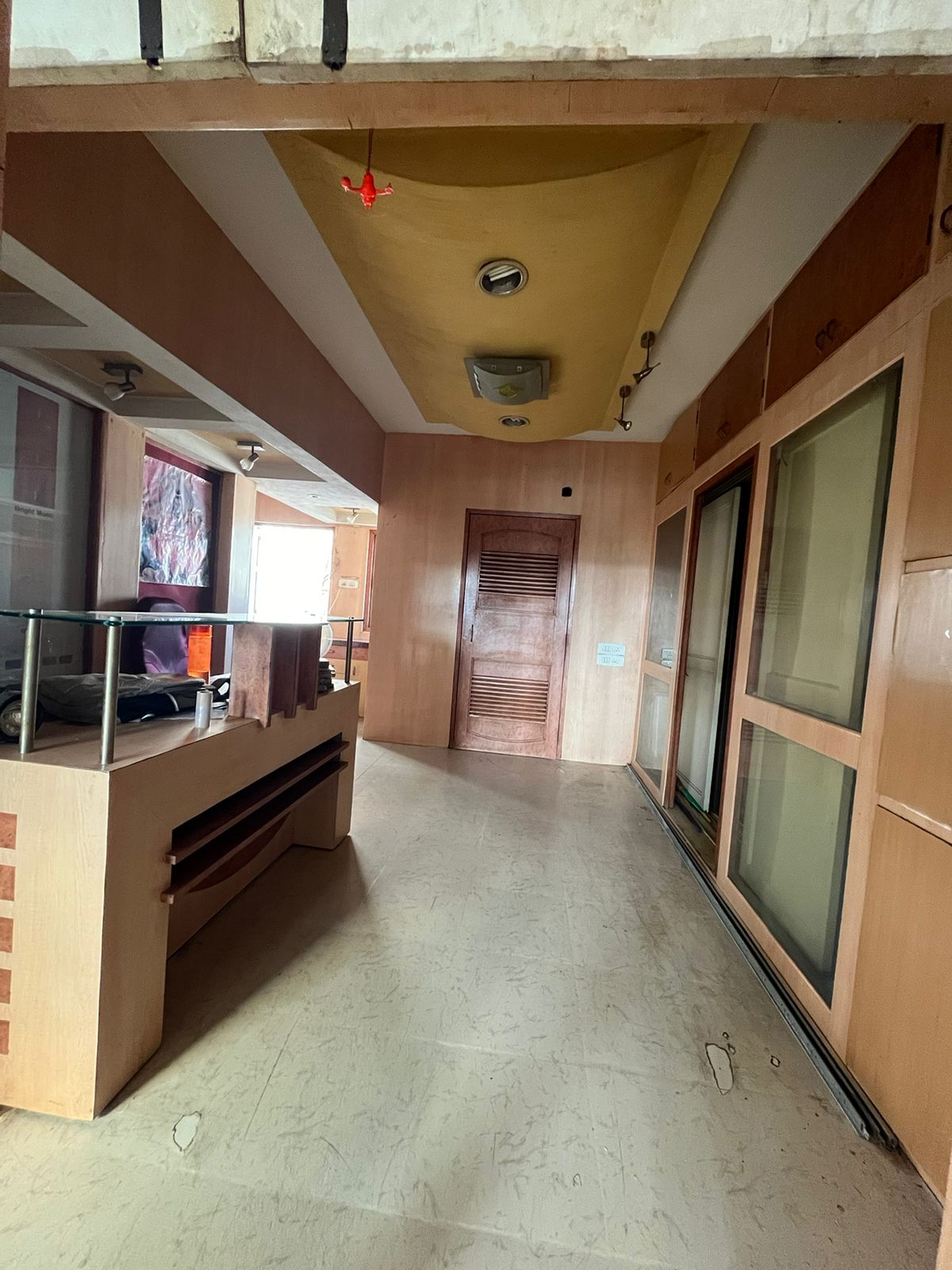 Office 498 Sq. Ft. Commercial Office for Sale in Vastrapur Ahmedabad - Media 5