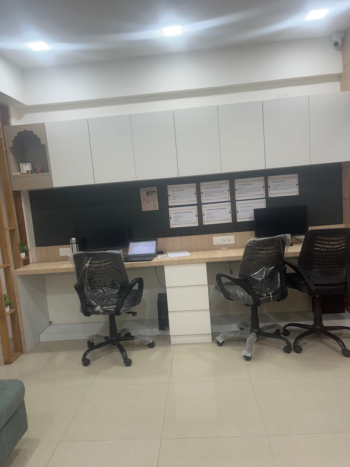 Office 568 Sq. Ft. Commercial Office for Rent in Prahladnagar Ahmedabad - Media 5
