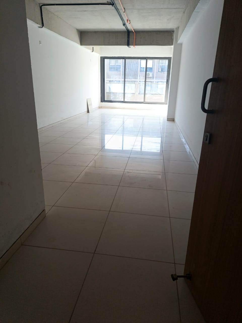 Office 873 Sq. Ft. Commercial Office for Rent in Jagatpur Ahmedabad - Media 2