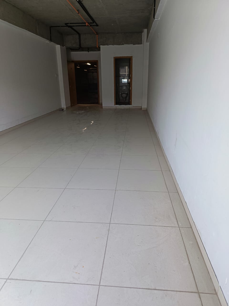 Office 873 Sq. Ft. Commercial Office for Rent in Jagatpur Ahmedabad - Media 4