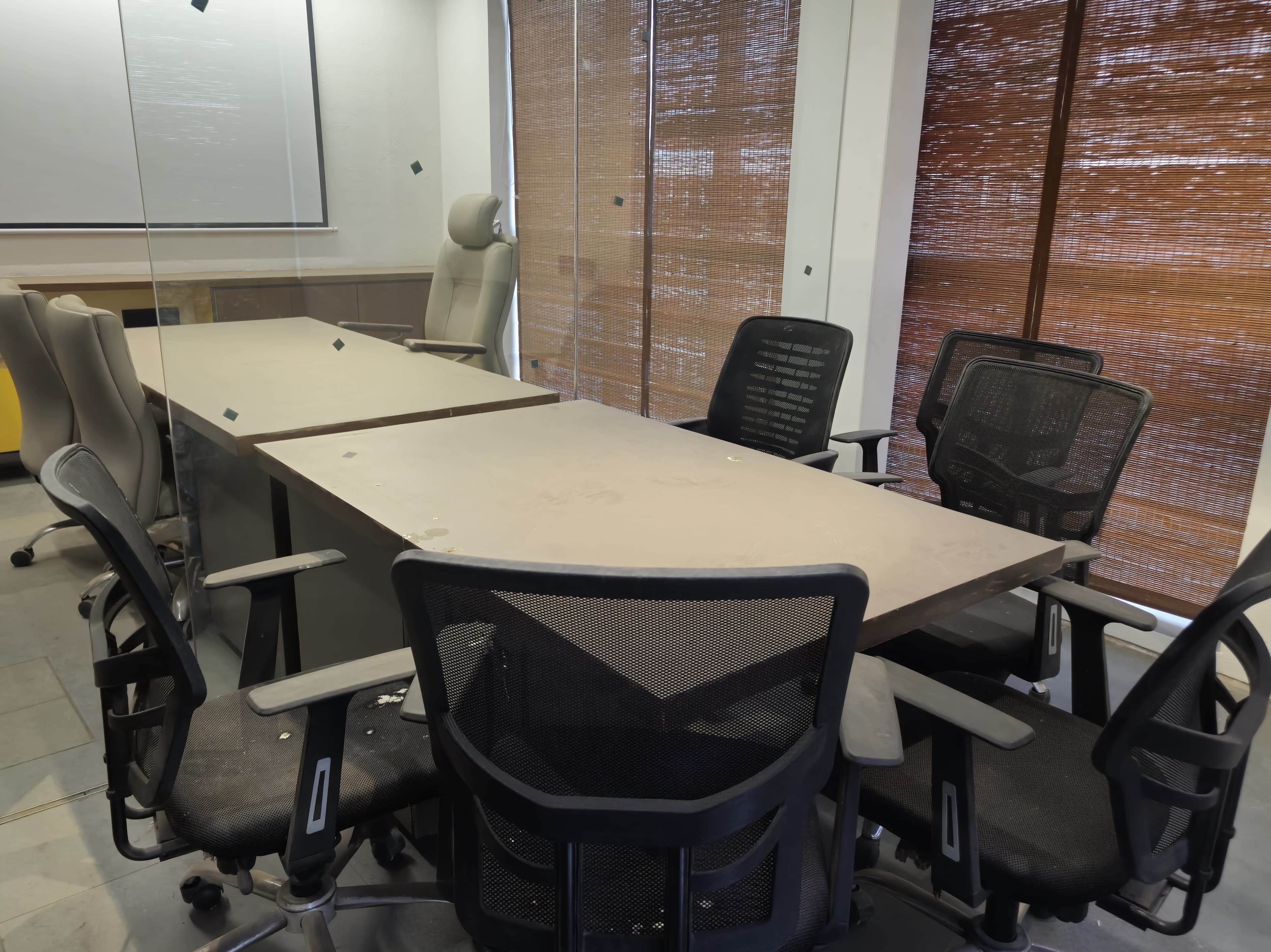 Office 900 Sq. Ft. Commercial Office for Rent in Sindhu Bhavan Road Ahmedabad - Media 2