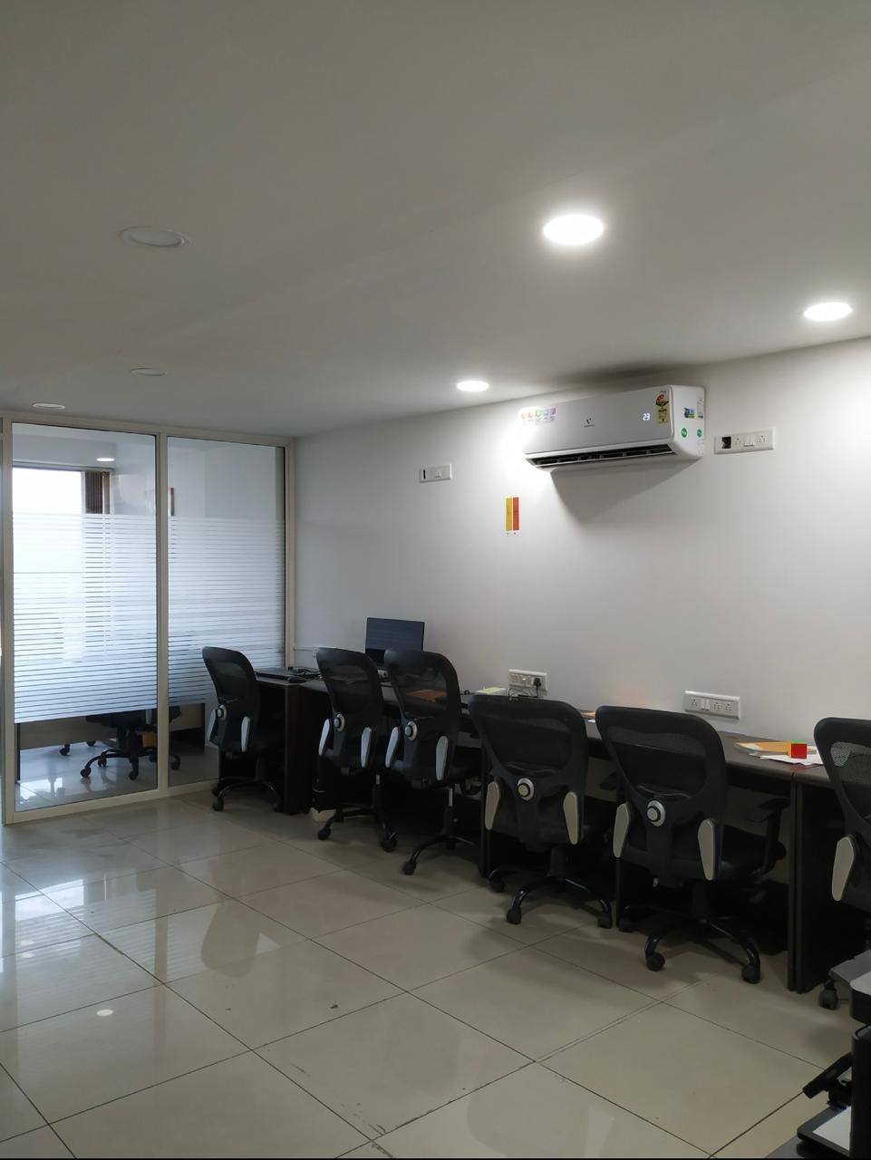 Office 682 Sq. Ft. Commercial Office for Rent in Zydus Road Ahmedabad - Media 5
