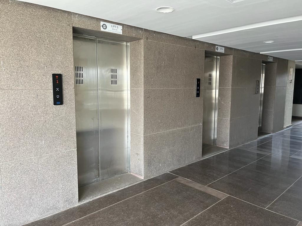 Showroom 1327 Sq. Ft. Showroom Second Floor for Rent in Science City Ahmedabad - Media 2
