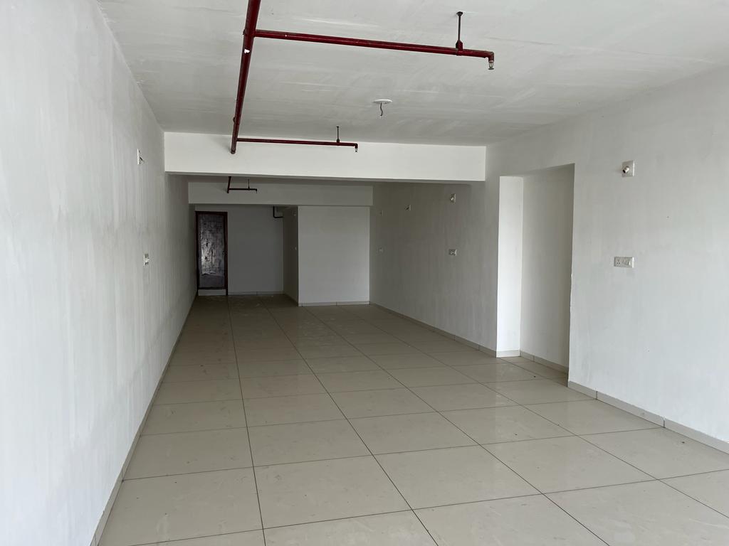 Showroom 1327 Sq. Ft. Showroom Second Floor for Rent in Science City Ahmedabad - Media 3