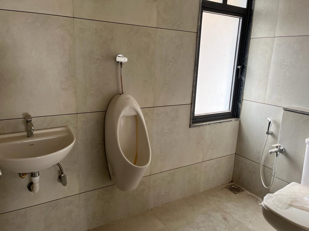 Showroom 1327 Sq. Ft. Showroom Second Floor for Rent in Science City Ahmedabad - Media 6