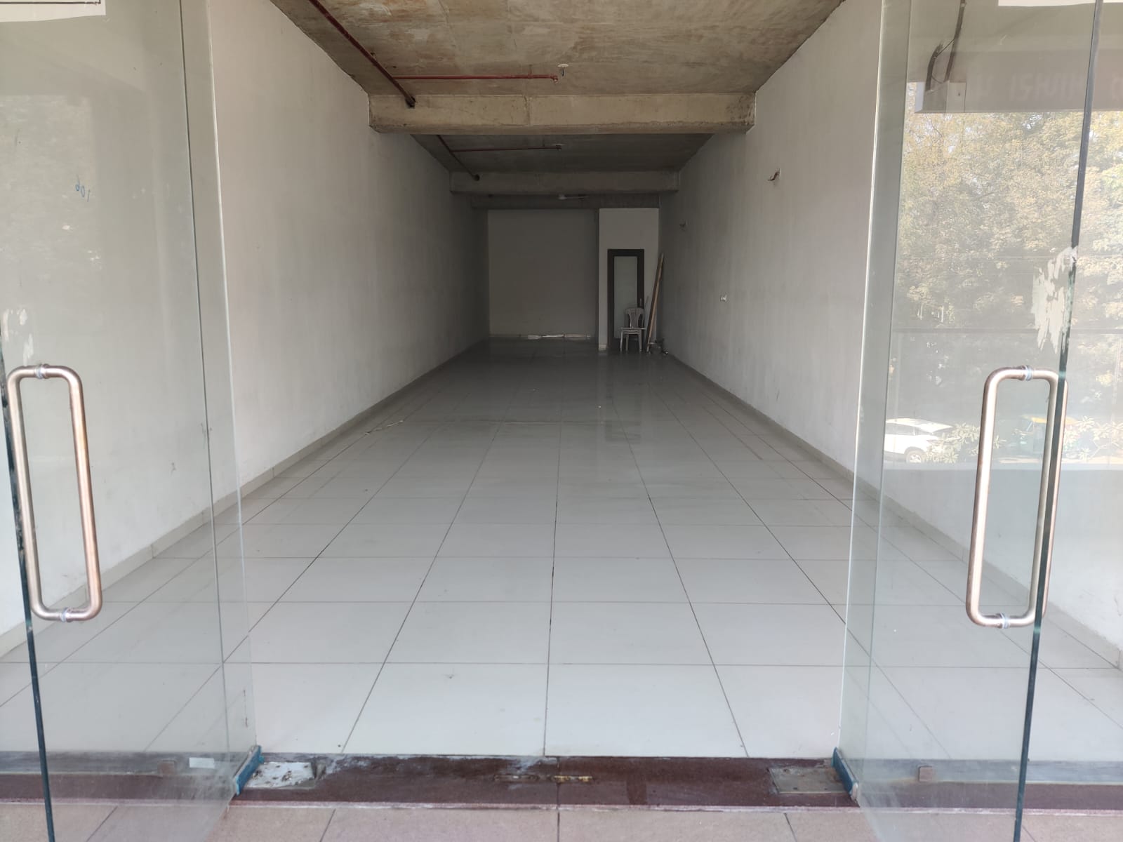 Showroom 1730 Sq. Ft. Showroom First Floor for Rent in Bodakdev Ahmedabad - Media 3