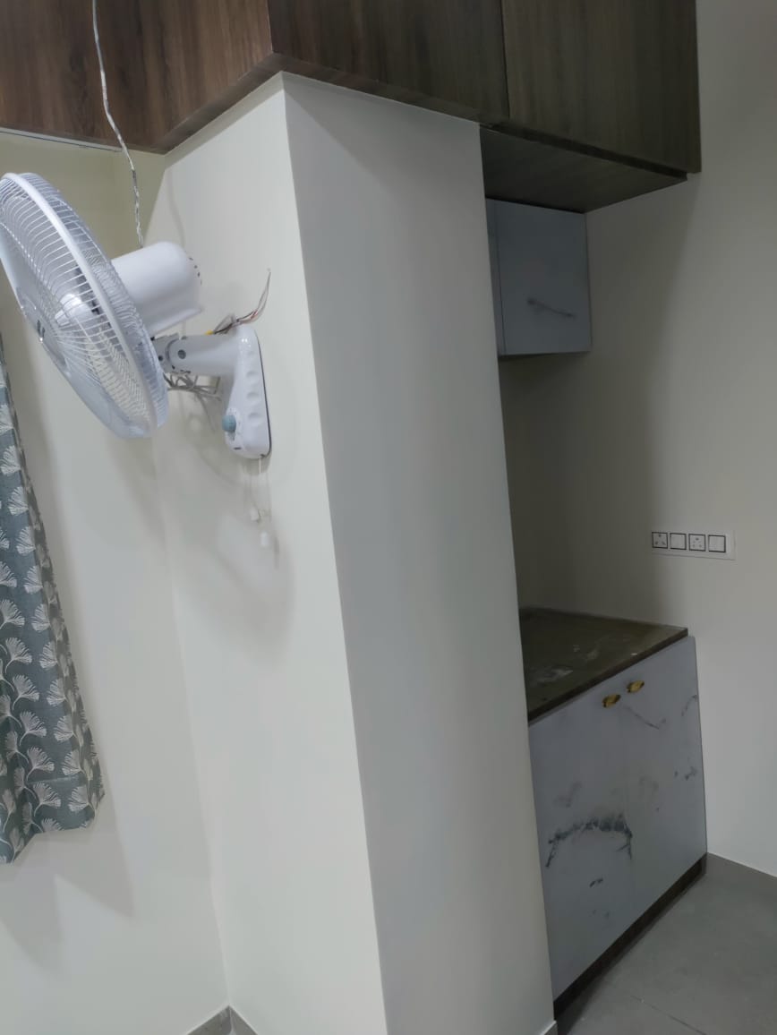 Office 661 Sq. Ft. Commercial Office for Rent in Ambawadi Ahmedabad - Media 6