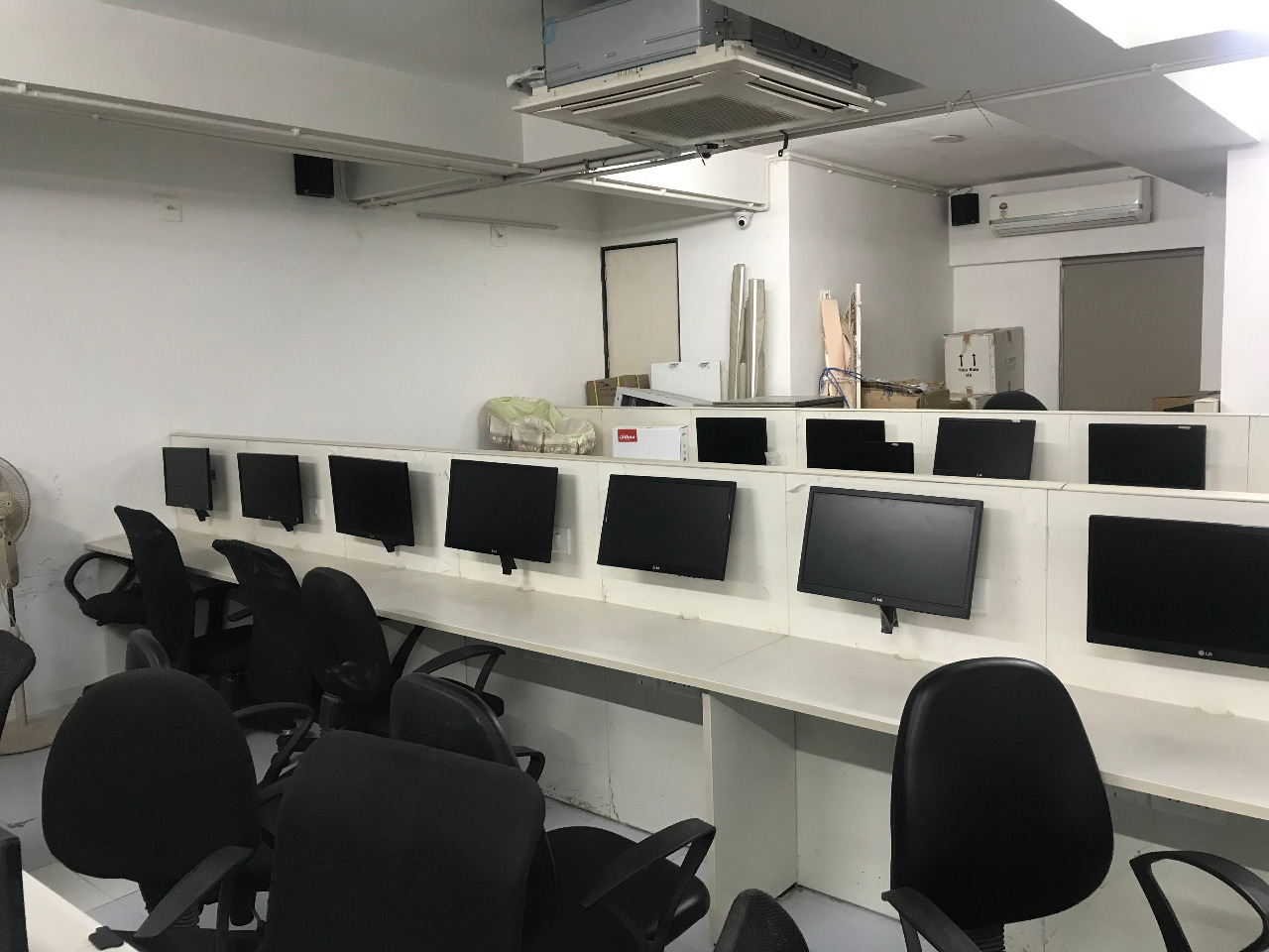 Office 4850 Sq. Ft. Commercial Office for Sale in Prahladnagar Ahmedabad - Media 11
