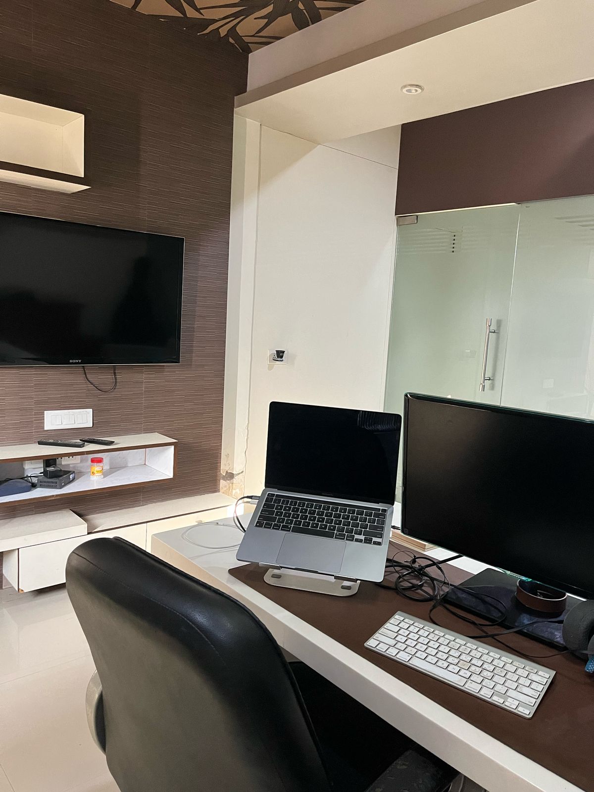 1300 Sq. Ft. Commercial Office for Rent in Science City Ahmedabad - Media 6