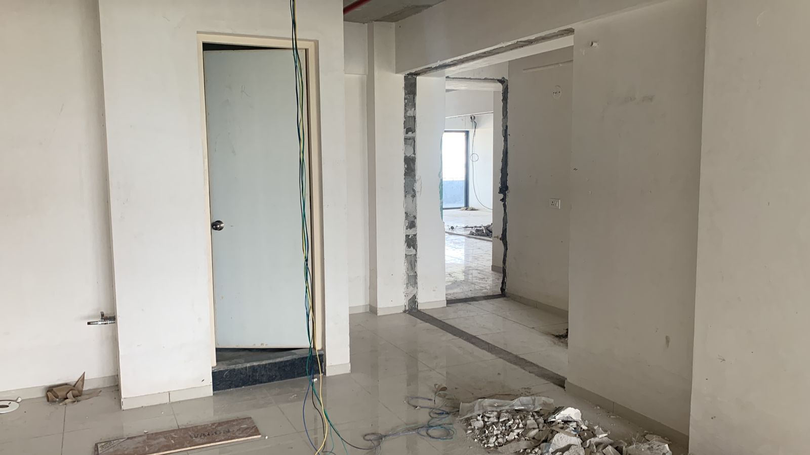 Office 2700 Sq. Ft. Commercial Office for Rent in Gota Ahmedabad - Media 4