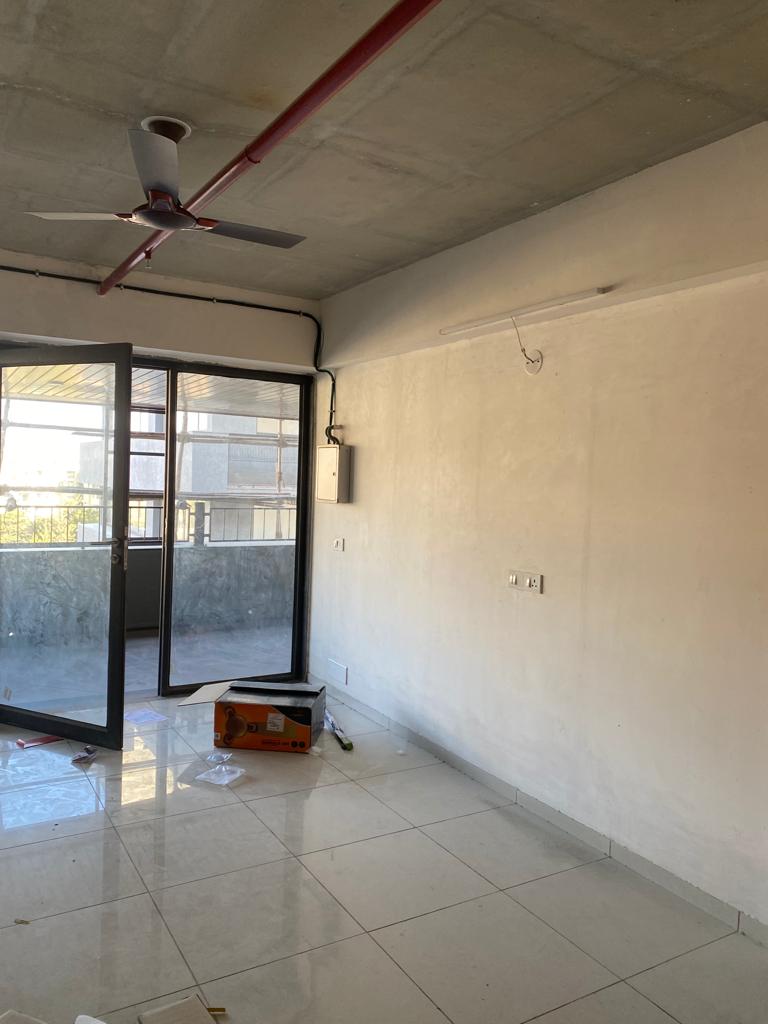 Office 2700 Sq. Ft. Commercial Office for Rent in Gota Ahmedabad - Media 9