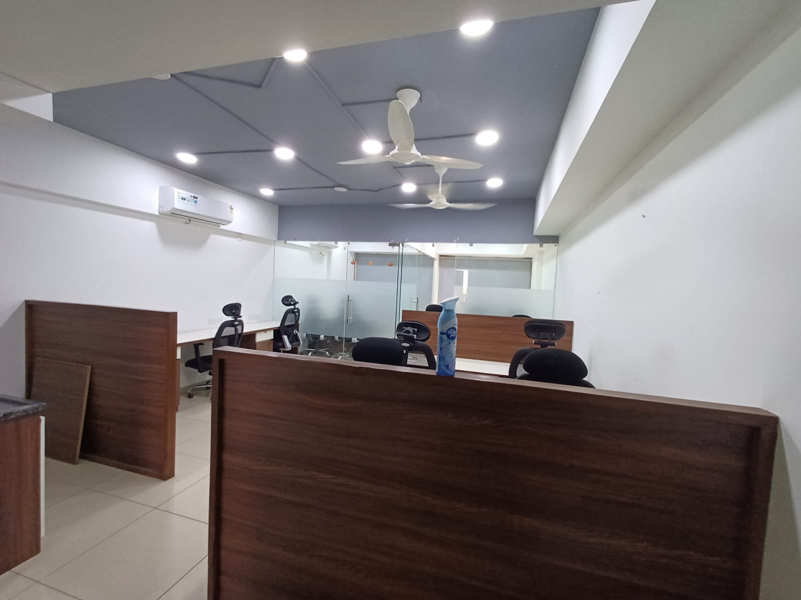 Office 822 Sq. Ft. Commercial Office for Rent in Rajpath Rangoli Road Ahmedabad - Media 7