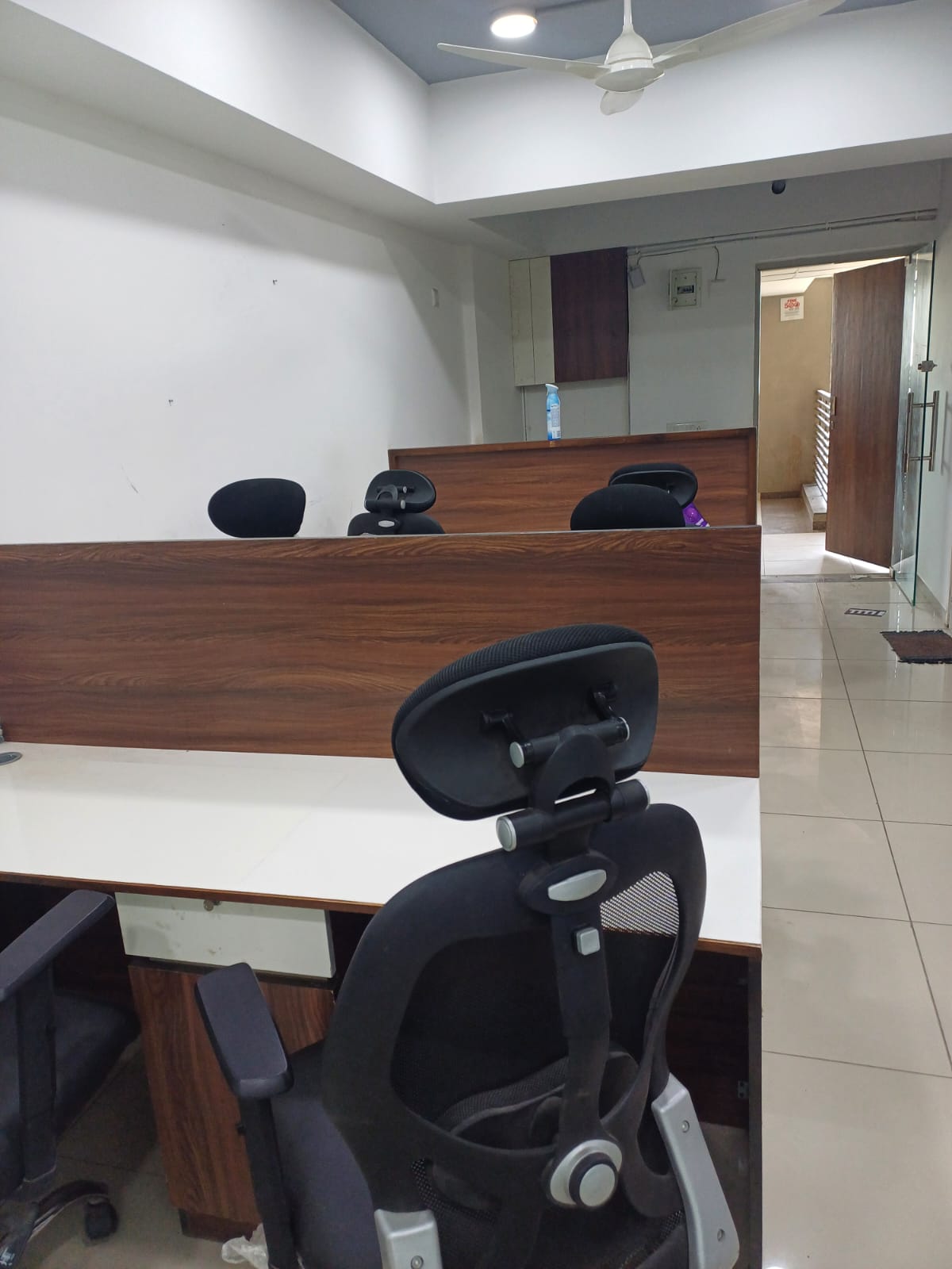 Office 822 Sq. Ft. Commercial Office for Rent in Rajpath Rangoli Road Ahmedabad - Media 11