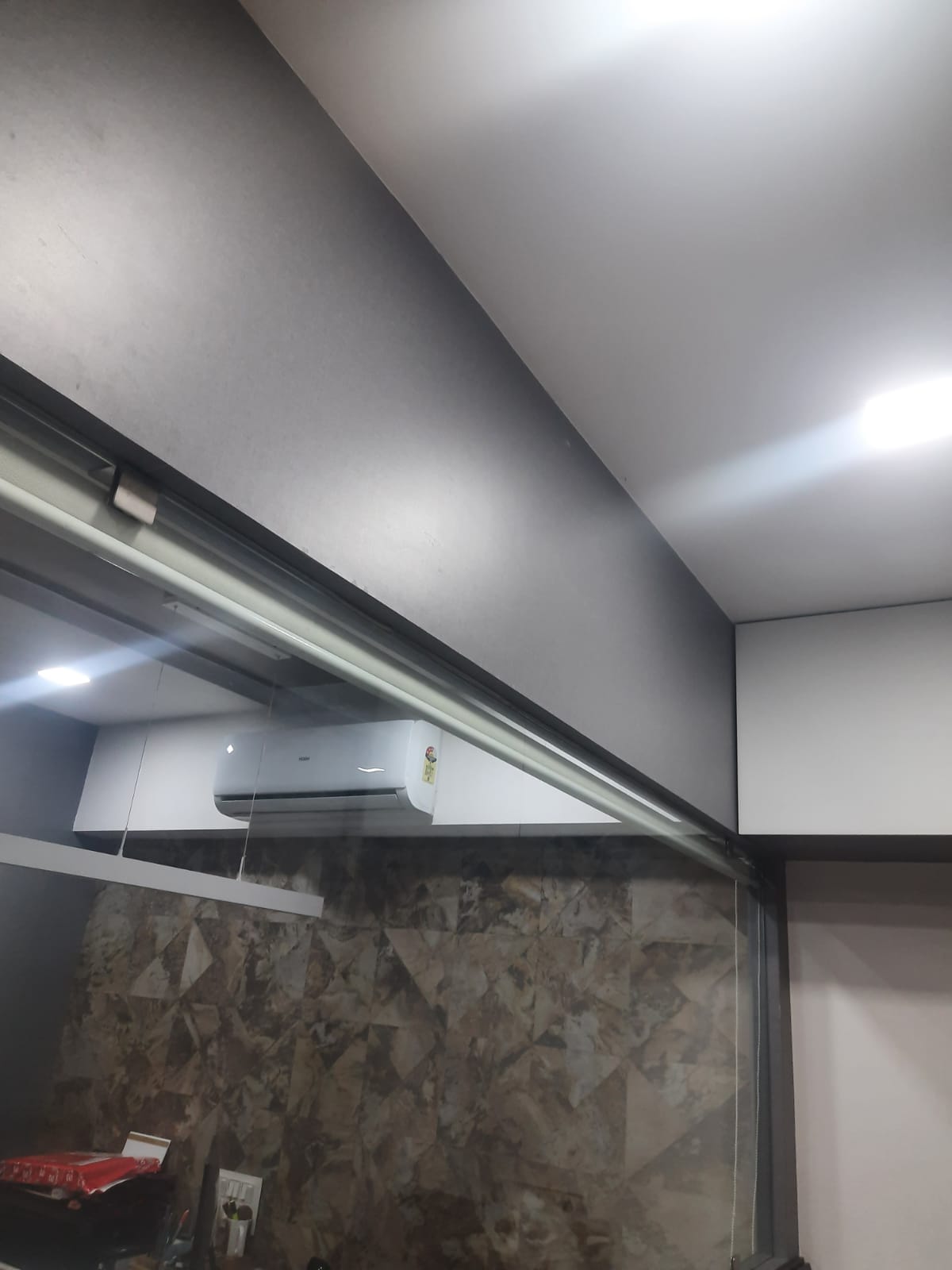 Office 735 Sq. Ft. Commercial Office for Sale in Sg Highway Ahmedabad - Media 8