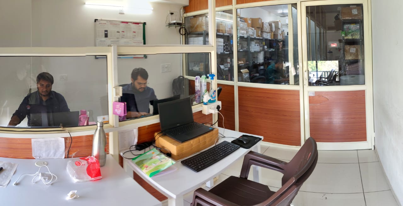 Office 740 Sq. Ft. Commercial Office for Rent in Ashram Road Ahmedabad