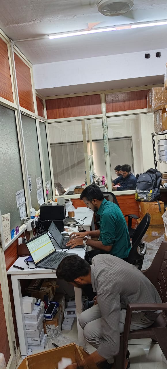 Office 740 Sq. Ft. Commercial Office for Rent in Ashram Road Ahmedabad - Media 7