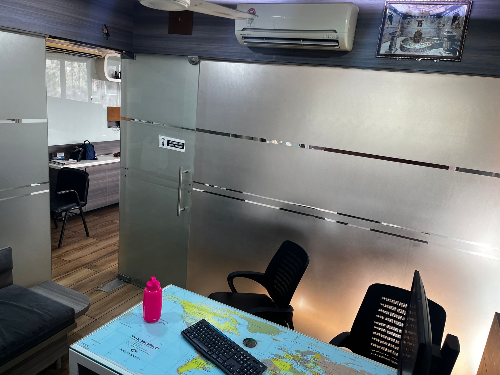 Office 919 Sq. Ft. Commercial Office for Rent in Vijay Cross Road Ahmedabad - Media 5