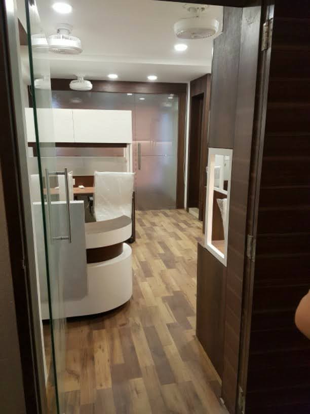 Office 585 Sq. Ft. Commercial Office for Rent in Sg Highway Ahmedabad - Media 2